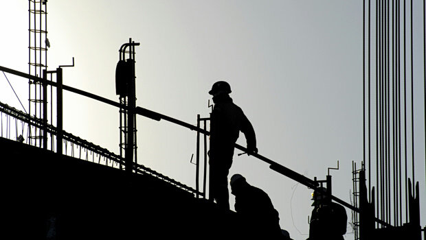 230 νεκροί εργαζόμενοι τον χρόνο από τη ζέστη: η ευρώπη αναζητά «ασπίδα» για τους εργαζόμενους απέναντι στον κ