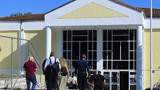 Να απορριφθεί η παράσταση του ελληνικού δημοσίου στη δίκη για τα τέμπη πρότεινε η εισαγγελέας
