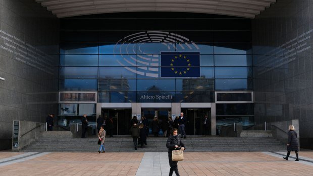 Τα σκάνδαλα που συντάραξαν την εε: cum-ex, qatargate, μογκερίνι