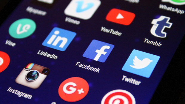 Τα social media στο εδώλιο: μαζικές αγωγές στις ηπα για «εθισμό» των μαθητών
