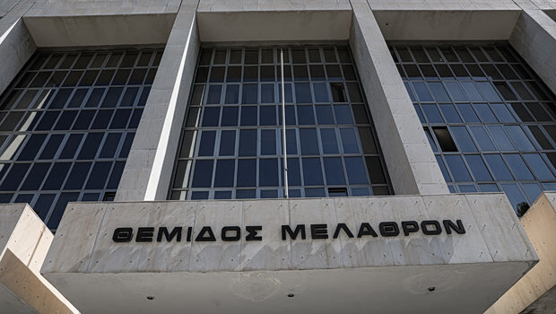 Παέκπληξη για αποκάλυψη in: η κυβέρνηση είναι βαρύτατα εκτεθειμένη, όσο ξετυλίγεται το κουβάρι της συγκάλυψης