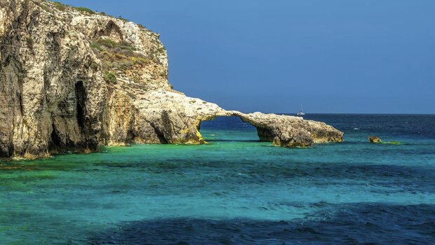 Μάλτα: κατέρρευσε η διάσημη αψίδα «ελέφαντες που φιλιούνται» σκοτώνοντας τουρίστα – τι λένε οι αρχές