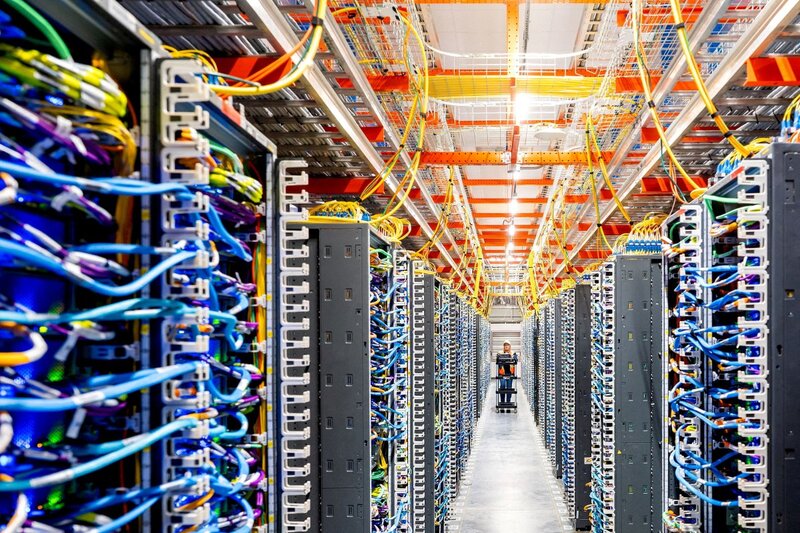 Amazon: πώς χτίζει data center στα μουλωχτά... με χορηγία σε φεστιβάλ σκόρδου