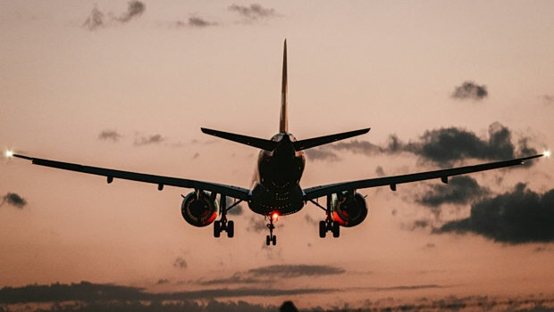 «αναταράξεις» στα αεροπορικά ταξίδια από την εκτόξευση των τιμών στα καύσιμα