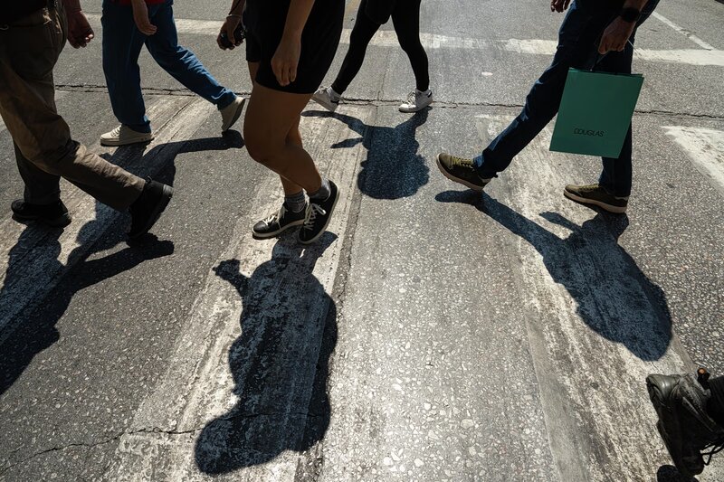 Η άνοδος των «ιδιωτικών κρατών» - η κατάρρευση των δημόσιων υποδομών και οι παράλληλες κοινωνίες