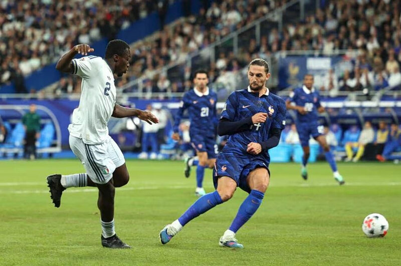 «άντεξε» στο παρίσι η ιταλία (1-1) – άνετα οι βέλγοι την τουρκία (3-0)