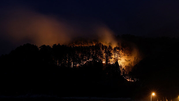 Ιαπωνία: δύο μεγάλες πυρκαγιές εξαπλώνονται προς κατοικημένες περιοχές - χιλιάδες εκκενώσεις