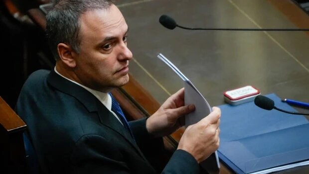 Παραιτήθηκε ο επικεφαλής του υπουργικού συμβουλίου της αργεντινής, μετά από σκάνδαλο διαφθοράς