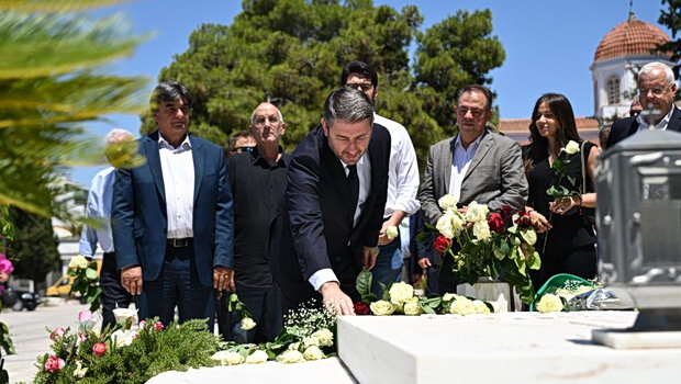 Πασοκ: πολιτικό μνημόσυνο για τον ανδρέα παπανδρέου στο α΄ νεκροταφείο