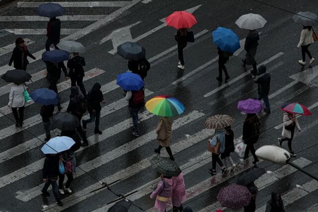 Καταιγίδες, χιόνια και πτώση της θερμοκρασίας το σάββατο