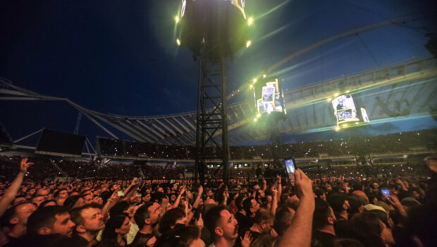 Κατάμεστο το οακα για τους metallica: μια εκρηκτική βραδιά στην αθήνα με το απόλυτο metal παραλήρημα