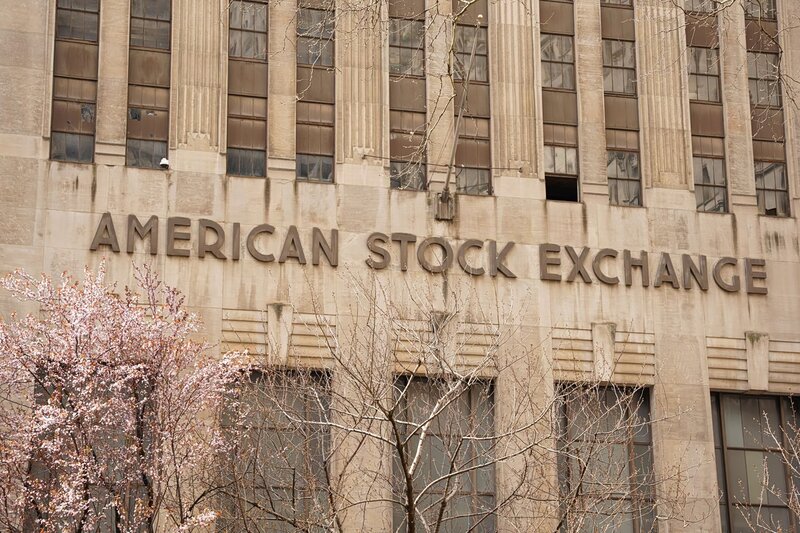 Κατάρρευση dow jones λόγω πετρελαίου, πτώση για αlphabet και tesla