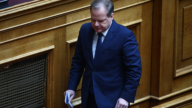 Κατηγορούμενος στη δίκη για τα τέμπη στρέφεται κατά καραμανλή - «είχε εγκληματική γνώση για έλλειψη τηλεδιοίκη