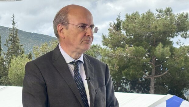 Χατζηδάκης: νέες φοροαπαλλαγές και μέτρα στήριξης τον σεπτέμβριο