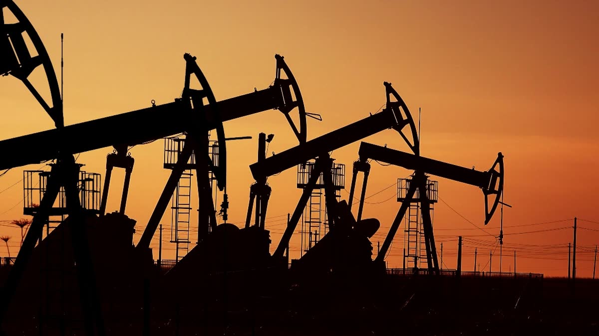 Πετρέλαιο: Στα 112 δολάρια το Brent σε υψηλά τριετίας - Πώς ο πόλεμος στο Ιράν τινάζει τις αγορές