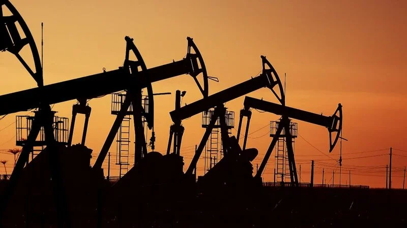 Πετρέλαιο: Στα 112 δολάρια το Brent σε υψηλά τριετίας - Πώς ο πόλεμος στο Ιράν τινάζει τις αγορές