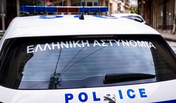 Εδε για τον αστυνομικό που παρέσυρε 12χρονη με περιπολικό στη σαλαμίνα