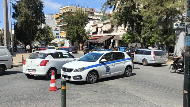 «διέσχιζε τον δρόμο και βρέθηκε στο τυφλό σημείο του φορτηγού» - πώς έγινε το δυστύχημα με θύμα την ηλικιωμένη