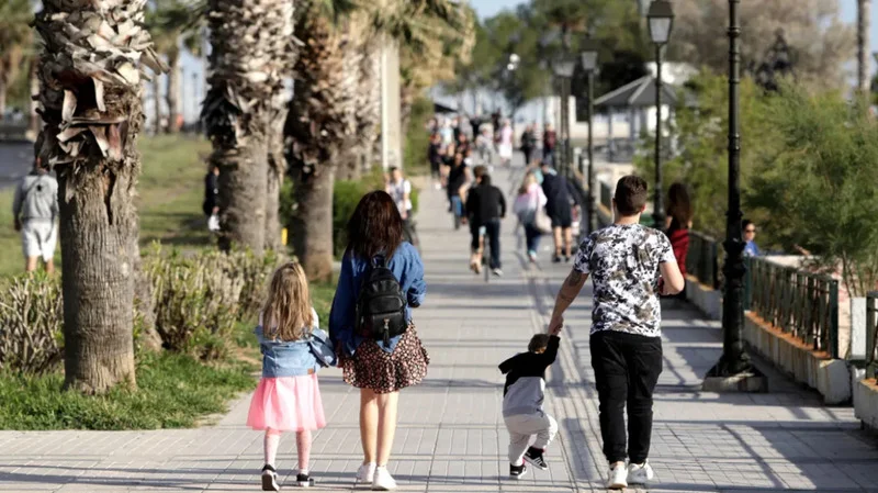 Δημογραφικό: Μόλις 12 δήμοι σε όλη την Ελλάδα με θετικό ισοζύγιο γεννήσεων-θανάτων