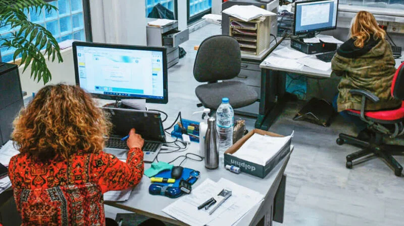 Δημόσιο: Αυξήσεις έως 40 ευρώ τον μήνα - Πώς διαμορφώνονται οι μισθοί το 2026