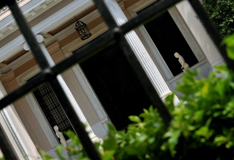 Σε αναμμένα κάρβουνα η κυβέρνηση στον δρόμο προς τις κάλπες - οι ανοιχτές δικαστικές υποθέσεις που «καίνε»