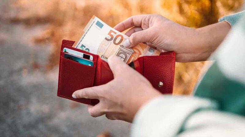 Με τέσσερα χρόνια καθυστέρηση, μισά αναδρομικά 11μήνου σε 20.000 δικαιούχους συνταξιούχους