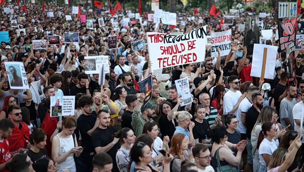 Νέες διαμαρτυρίες πολιτών στην αλβανία εναντίον του τουριστικού σχεδίου που συνδέεται με τον τραμπ