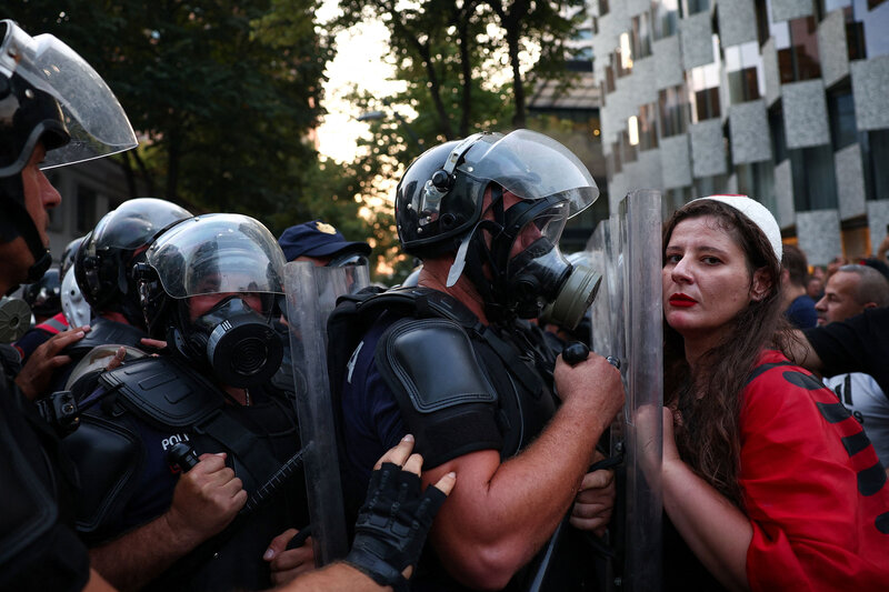 Νέες ταραχές στην αλβανία λόγω της «επένδυσης» κούσνερ
