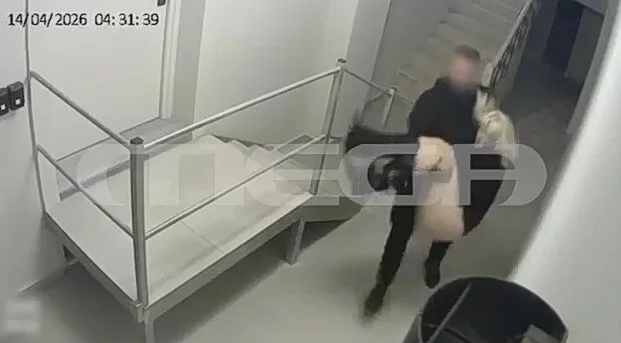 Κεφαλονιά: Βίντεο ντοκουμέντο με τον 26χρονο να μεταφέρει λιπόθυμη την Μυρτώ - Σοκάρουν τα νέα στοιχεία για τη