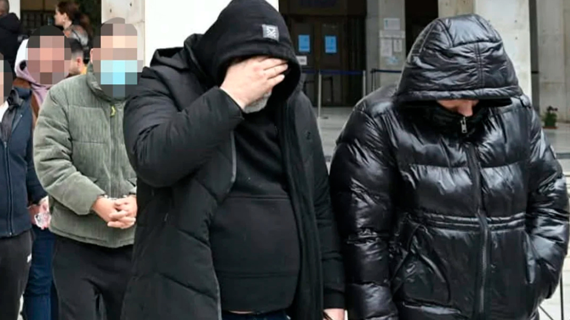 Πώς μια καταγγελία ασφαλισμένου ξεκίνησε την έρευνα που έφερε στο φως το κύκλωμα εικονικών εταιρειών με διάσημους και TikTokers