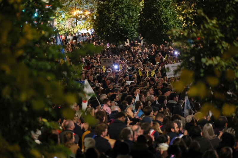 Μεγάλες διαδηλώσεις και σήμερα στη γαλλία - απαγορεύσεις κυκλοφορίας από τις αρχές