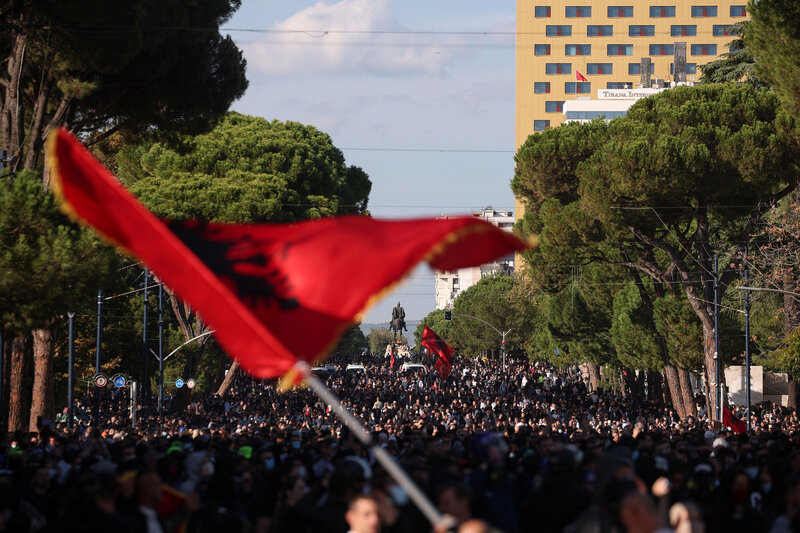 Μεγάλη διαδήλωση σήμερα στην αλβανία με στόχο το γραφείο του έντι ράμα