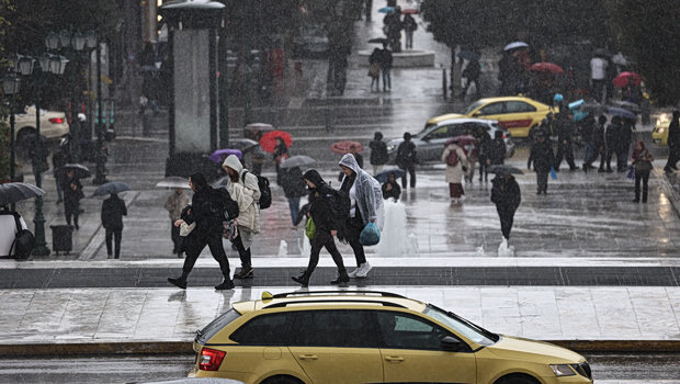 Χειμωνιάτικη πρωτομαγιά με βροχές, κρύο και θυελλώδεις ανέμους - πού θα σημειωθούν έντονα φαινόμενα