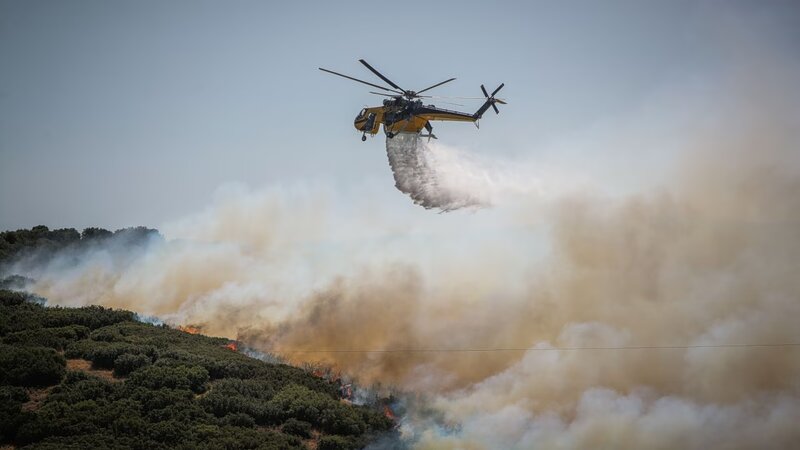 Νεκροί τρεις πυροσβέστες σε ρέθυμνο και γύθειο στη φωτιά - μια δύσκολη νύχτα στα πύρινα μέτωπα
