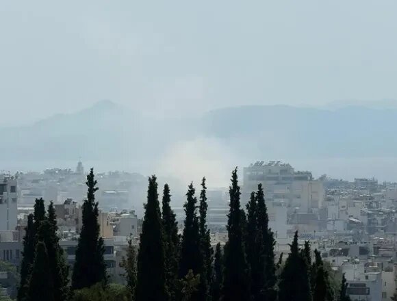 Νέος κόσμος: σορός ανασύρθηκε από διαμέρισμα μετά από φωτιά
