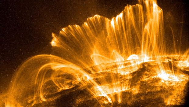 Τεράστιες ηλιακές εκλάμψεις έριξαν τις ραδιοεπικοινωνίες σε πολλές περιοχές της γης