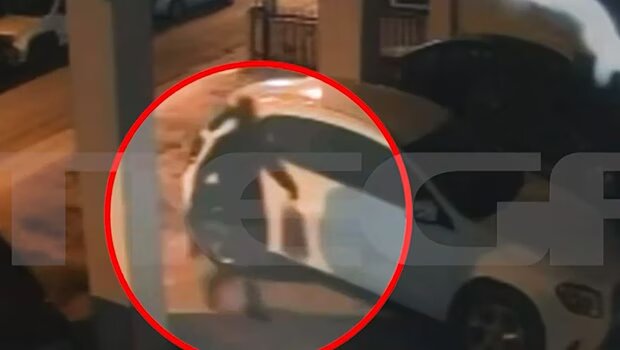 Θεσσαλονίκη: η στιγμή που δράστης τοποθετεί τον εμπρηστικό μηχανισμό με τα γκαζάκια στην πυλωτή - βίντεο ντοκο