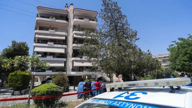 Πέθανε και η δεύτερη 17χρονη που έπεσε από την ταράτσα της πολυκατοικίας στην ηλιούπολη