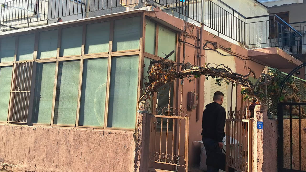 Θρίλερ στον Εύοσμο: Νεκρή 59χρονη με ζώνη στον λαιμό - Ενδείξεις στραγγαλισμού