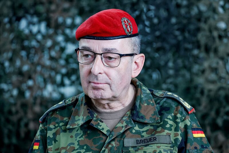 Ο γερμανός στρατηγός κάρστεν μπρόιερ εκλέχθηκε νέος αρχηγός της στρατιωτικής διοίκησης του νατο