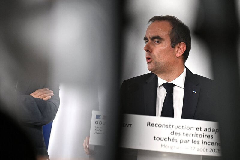 Άγριες αποδοκιμασίες στον πρωθυπουργό της γαλλίας - οργή για τα χιλιάδες καμμένα στρέμματα δασικής γης