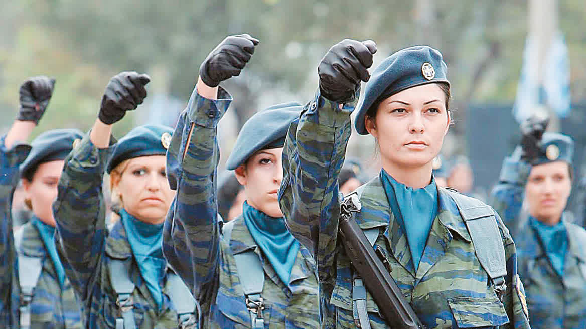Γυναίκες για πρώτη φορά στα χακί: Τριψήφιος αριθμός αιτήσεων για 12μηνη εθελοντική θητεία στον Στρατό