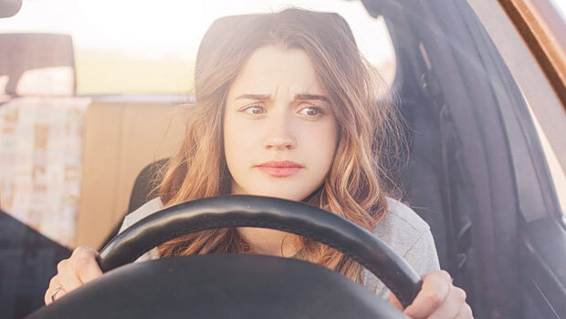 Οι 15 παραβάσεις που μπορούν να σας κάνουν να χάσετε το δίπλωμά σας και να δώσετε ξανά εξετάσεις