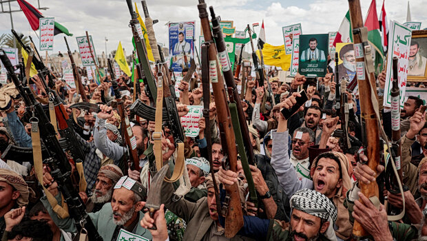 Οι χούθι απειλούν να κλείσουν το στενό αλ-μαντέμπ αν ο τραμπ «συνεχίζει να παρεμποδίζει την ειρήνη»