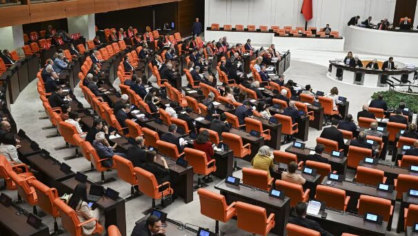 Ψηφίστηκε ο «ιστορικός» νόμος για το μέλλον των μαχητών του pkk