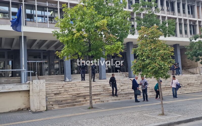 Τηλεφώνημα για βόμβα στο δικαστικό μέγαρο θεσσαλονίκης - «έχουν τοποθετηθεί 6 κιλά εκρηκτικά»