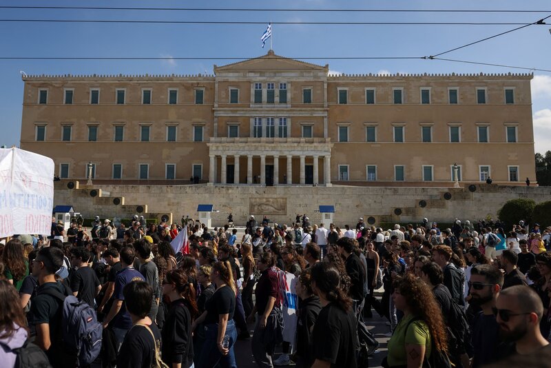 Είναι βίαιη και συντονισμένη η εξέγερση των νέων; - αυτή είναι η εικόνα που θέλουν να παρουσιάσουν οι εχθροί τ