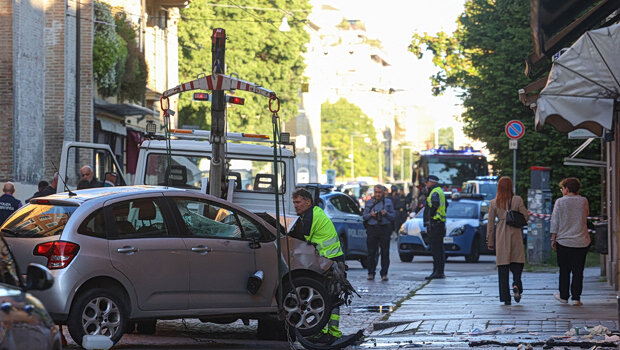 Βίντεο σοκ από την επίθεση στη μόντενα - η στιγμή που αφοπλίζουν τον δράστη - δύο τραυματισμένοι ακρωτηριάστηκ