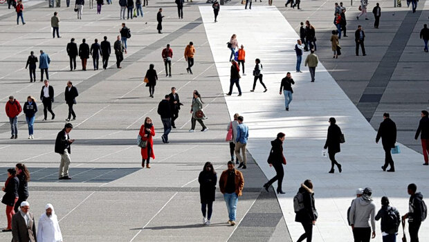 Διψούν για εργασία, αναζητούν δουλειά και τελικά φεύγουν μετανάστες - η ανεργία των νέων στην ευρώπη