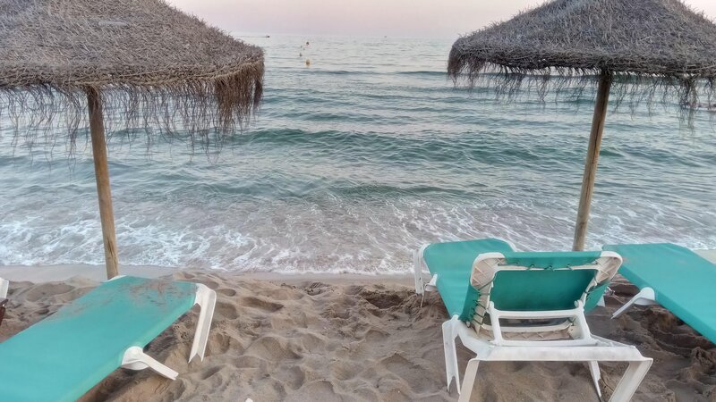 «καμπάνες» δεκάδων χιλιάδων ευρώ και λουκέτα για καταπάτηση αιγιαλού
